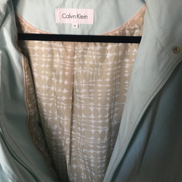 Calvin Klein - Picture 6 of 9